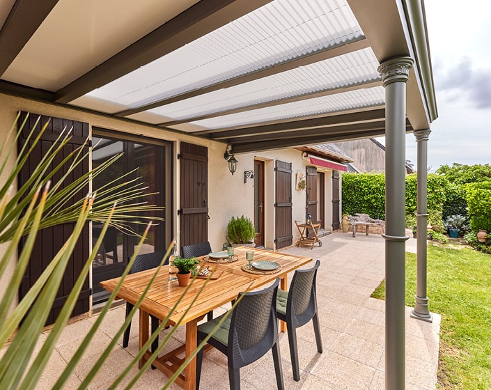 PERGOLA LUMINOV avec toiture en verre